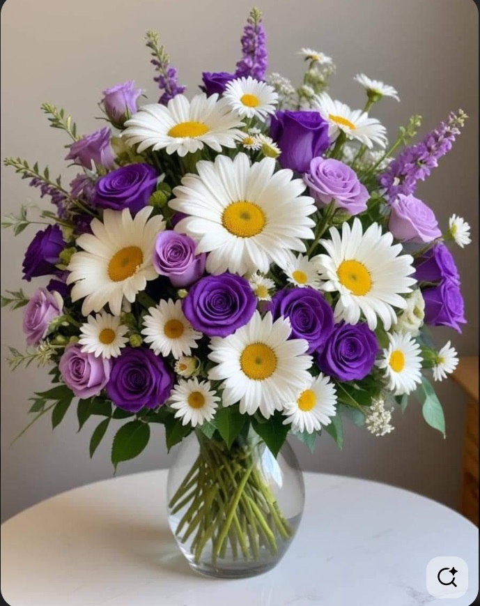 Arreglo-premium-Reina-304-CA-con-margaritas-blancas-rosas-lavanda–Floristeria-la-reina-buga